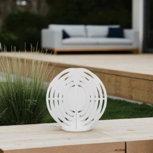 cactus metal boule blanche troué en exterieur