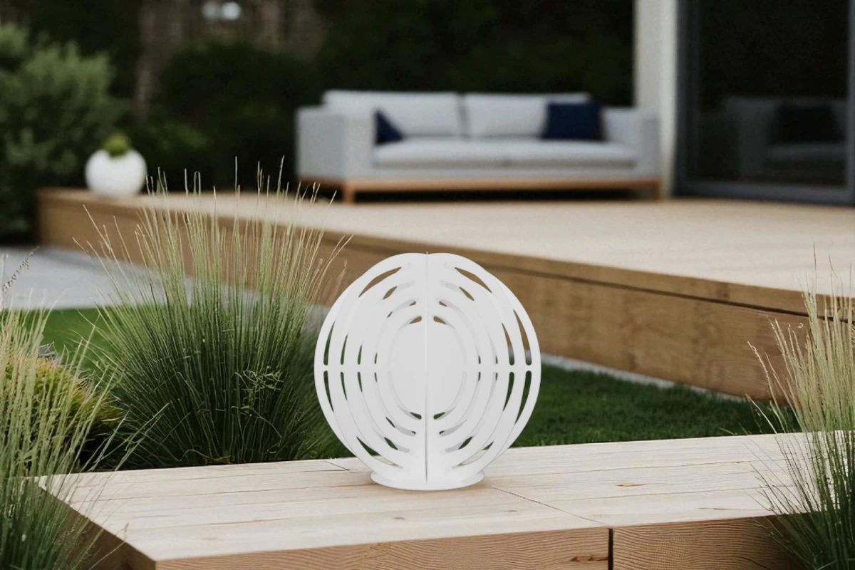 boule-trous-blanche cactus metal boule blanche troué en exterieur