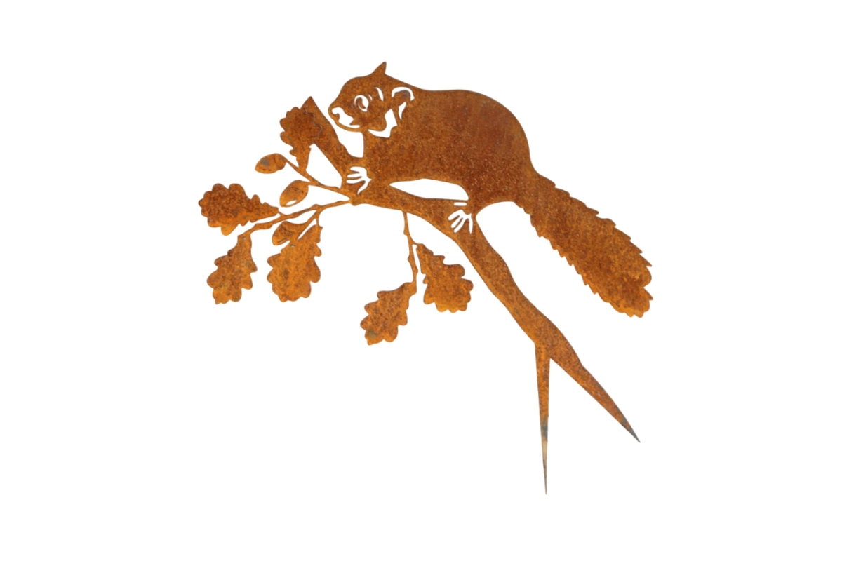 Silhouette d'animal en acier corten représentant un écureil