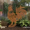 Silhouette d'animal en acier corten représentant un coq dans un jardin – Normandy Steel