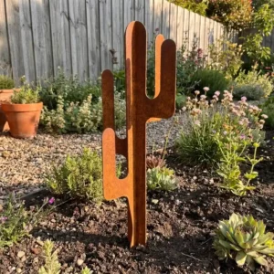 petit cactus en acier corten avec picots en extérieur – Normandy Steel
